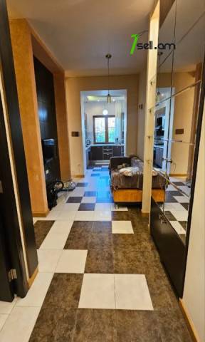 2 սենյականոց բնակարան Մեսրոպ Մաշտոցի պողոտայում, 58 քմ, 3/5 հարկ, եվրովերանորոգված, քարե շենք