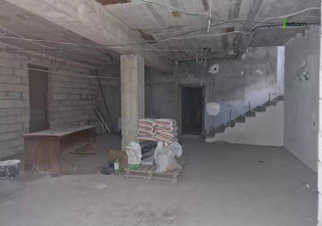 Երկու հարկանի քարե տուն Բագրևանդի փողոցում Նոր Նորքում, 1000 ք.մ., 3+ սանհանգույց