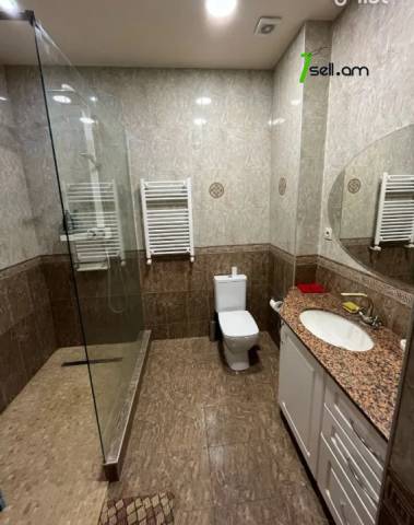 3 սենյականոց բնակարան նորակառույց շենքում Գրիբոյեդովի փողոցում, 116 քմ, 11/15 հարկ, 2 սանհանգույց