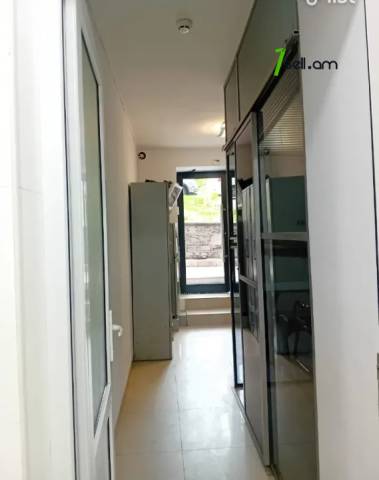 Բազմաֆունկցիոնալ գույք Նաիրի Զարյան փողոցում Արաբկիրում, 70 քմ