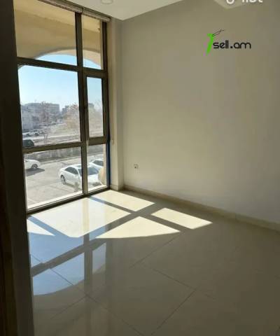 3 սենյականոց բնակարան նորակառույց շենքում Վերին Անտառային փողոցում, 102 ք.մ., 2/5 հարկ