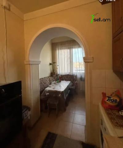 2 սենյականոց բնակարան, Մելիք Մելիքյան փողոցի նրբանցք, 64 ք.մ., նախավերջին հարկ