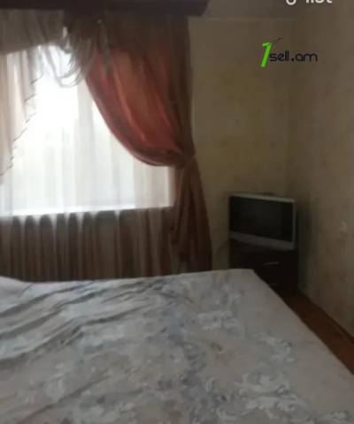 2 սենյականոց բնակարան Մոլդովական փողոցում, 77 քմ, նախավերջին հարկ, քարե շենք