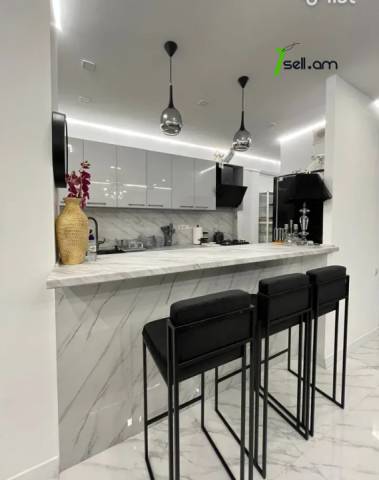 2 սենյականոց բնակարան, Նարեկացի թաղամաս, 65 քմ, 6/9 հարկ, բարձր առաստաղներ, կապիտալ վերանորոգված