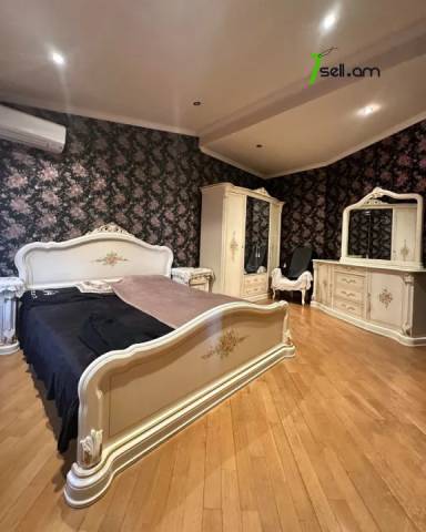 5 սենյականոց բնակարան Մհեր Մկրտչյան փողոցում, 210 քմ, նախավերջին հարկ, 2 սանհանգույց