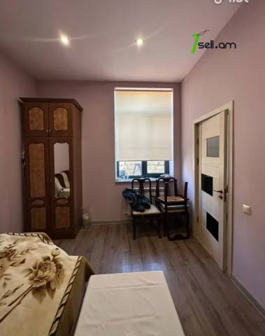 Երկու հարկանի տուն Հատիսի փողոցում Աբովյանում, 210 ք.մ., 3+ սանհանգույց, եվրովերանորոգված