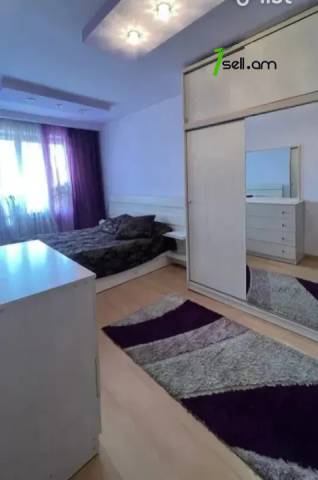 3 սենյականոց բնակարան, Աթոյան փողոցի նրբանցք, 64 ք.մ., նախավերջին հարկ, եվրովերանորոգված