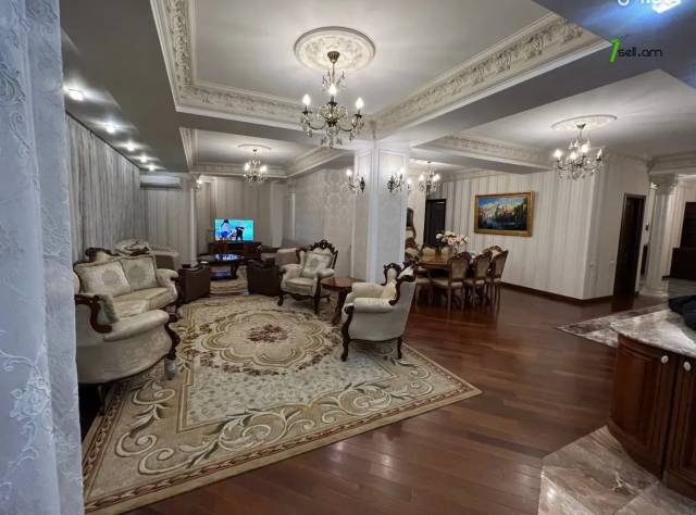 4 սենյականոց բնակարան նորակառույց շենքում Վարդանանց փողոցում, 190 քմ, 17/20 հարկ, 2 սանհանգույց