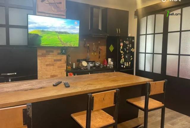 3 սենյականոց բնակարան նորակառույց շենքում Գյուրջյան փողոցում, 70 ք.մ., բարձր առաստաղներ