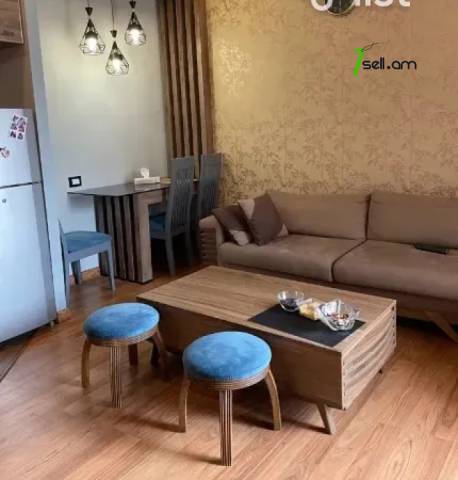 2 սենյականոց բնակարան Ազատության պողոտայում, 40 ք.մ., բարձր առաստաղներ, 2/5 հարկ