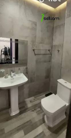 2 սենյականոց բնակարան նորակառույց շենքում Վերին Անտառային փողոցում, 93 ք.մ., 2 սանհանգույց