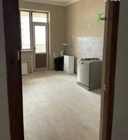 3 սենյականոց բնակարան նորակառույց շենքում Մոնթե Մելքոնյան փողոցում, 100 ք.մ., 8/17 հարկ