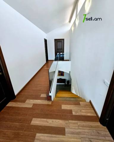 Երկու հարկանի տուն Մուշ 10-րդ փողոցում Քասախում, 1560 քմ, 3+ սանհանգույց, կապիտալ վերանորոգված