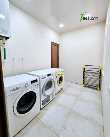 Երկու հարկանի քարե տուն 41-րդ փողոցում Զովունիում, 600 ք.մ., 3+ սանհանգույց