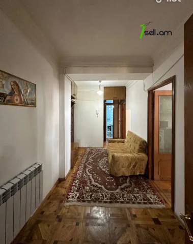 3 սենյականոց բնակարան Աղբյուր Սերոբի փողոցում, 83 ք.մ., 11/16 հարկ, մասնակի վերանորոգում