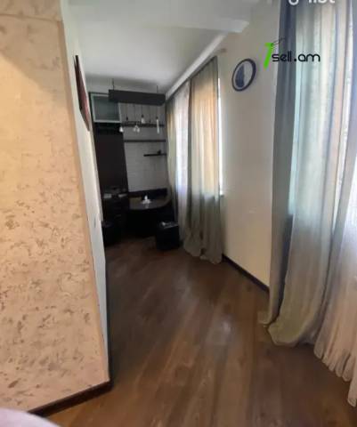 3 սենյականոց բնակարան Կոմիտասի պողոտայում, 80 ք.մ., 2/5 հարկ, բարձր առաստաղներ, եվրովերանորոգված