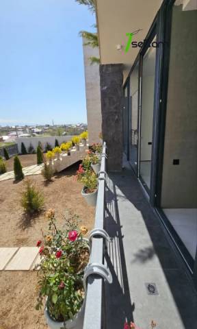 Մեկ հարկանի քարե տուն Զովունիում, 1150 ք.մ., 3+ սանհանգույց, դիզայներական ոճով վերանորոգված