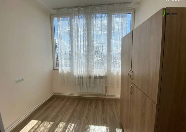 3 սենյականոց բնակարան Կոմիտասի պողոտայում, 60 ք.մ., բարձր առաստաղներ, եվրովերանորոգված, քարե շենք
