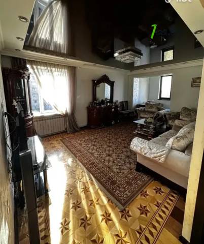 3 սենյականոց բնակարան Դավիթ Մալյան փողոցում, 79 ք.մ., եվրովերանորոգված, քարե շենք