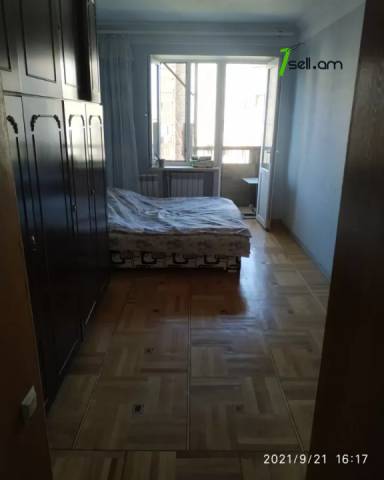 3 սենյականոց բնակարան Ջրվեժի 1-ին փողոցում, 80 ք.մ., 2 սանհանգույց, մի քանի պատշգամբ