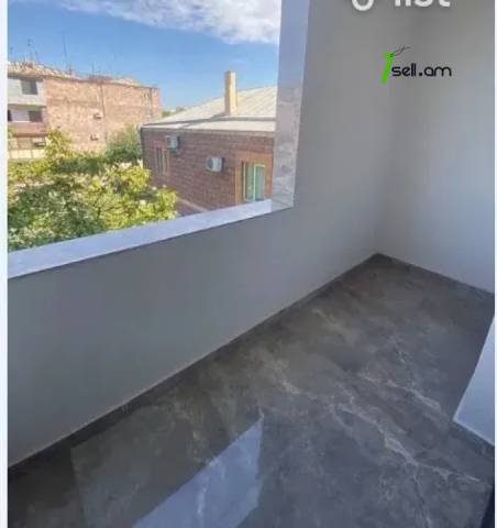 3 սենյականոց բնակարան Սունդուկյան փողոցում, 80 ք.մ., նախավերջին հարկ, մի քանի պատշգամբ