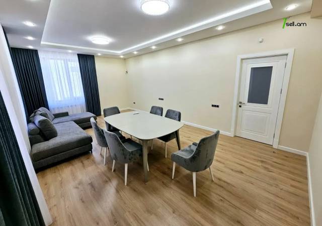 Երեք հարկանի քարե տուն, Դուրյան թաղամաս Ավանում, 400 քմ, 3+ սանհանգույց, կապիտալ վերանորոգված