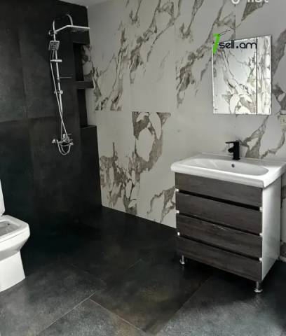 3 սենյականոց բնակարան նորակառույց շենքում Ֆուչիկի փողոցում, 100 ք.մ., եվրովերանորոգված