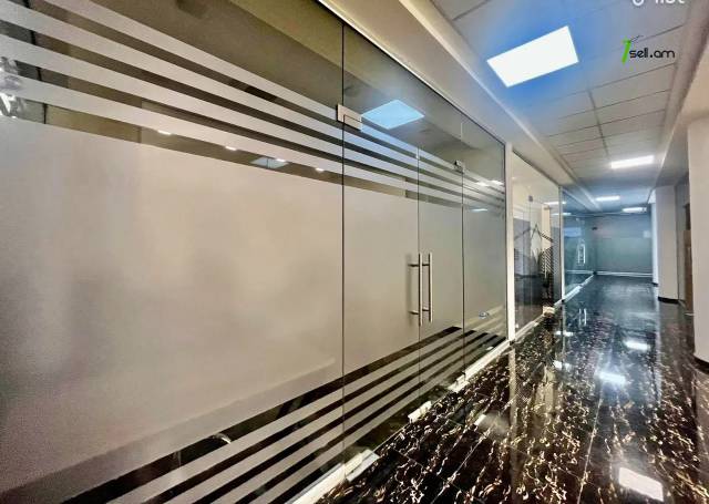 Բազմաֆունկցիոնալ գույք Սայաթ-Նովայի պողոտայում կենտրոնում, 55 ք.մ.