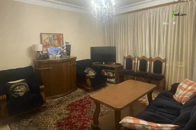 2 սենյականոց բնակարան, Գյուլիքեխվյանի նրբանցք, 65 ք.մ., 2/5 հարկ, կապիտալ վերանորոգված, քարե շենք