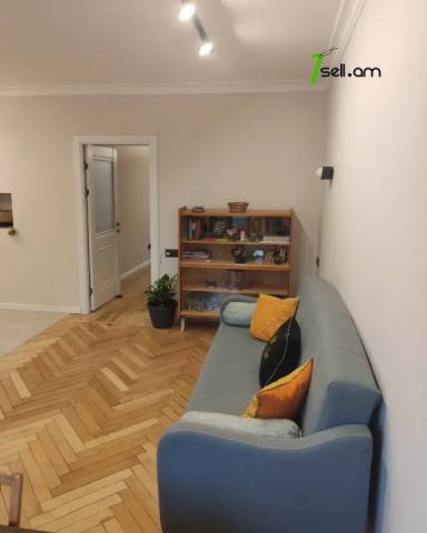 2 սենյականոց բնակարան Արամ Խաչատրյանի փողոցում, 56 ք.մ., նախավերջին հարկ, եվրովերանորոգված