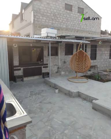 Մեկ հարկանի քարե տուն Ներքին Շենգավիթ 8-րդ փողոցում Շենգավիթում, 500 ք.մ., կապիտալ վերանորոգված