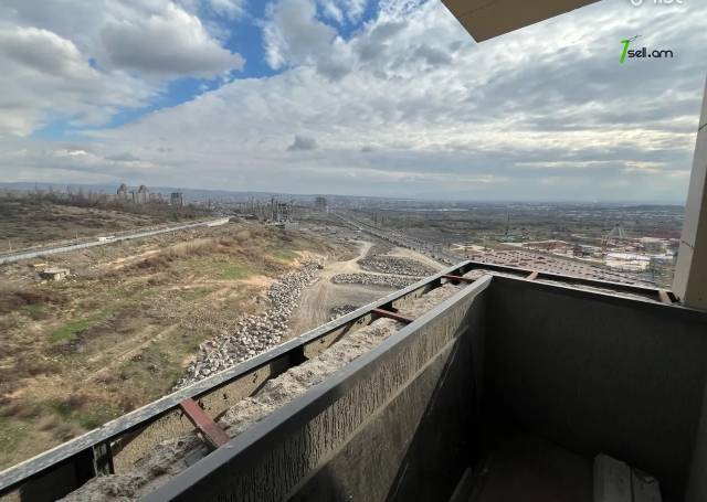 3 սենյականոց բնակարան նորակառույց շենքում Մոնթե Մելքոնյան փողոցում, 93 ք.մ., նախավերջին հարկ