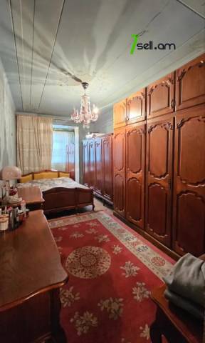 2 սենյականոց բնակարան Կուրղինյան փողոցում, 65 ք.մ., 2/5 հարկ, մասնակի վերանորոգում, քարե շենք