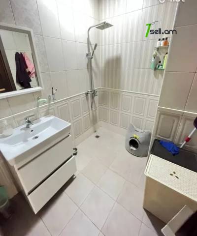 4 սենյականոց բնակարան նորակառույց շենքում Պարույր Սևակի փողոցում, 170 քմ, 2 սանհանգույց