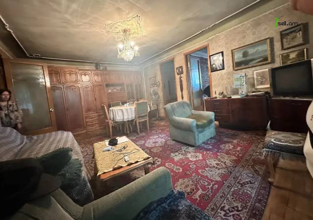 3 սենյականոց բնակարան Խորենացու փողոցում, 81 ք.մ., 3/5 հարկ, քարե շենք