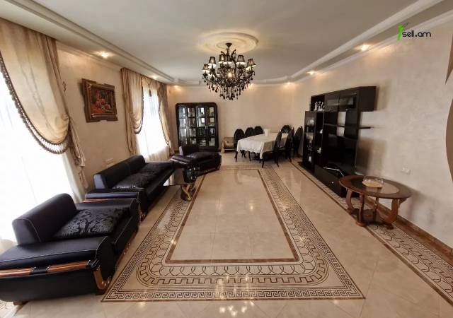 Երկու հարկանի քարե տուն Բագրևանդի 23-րդ փողոցում Նոր Նորքում, 800 ք.մ., 3+ սանհանգույց