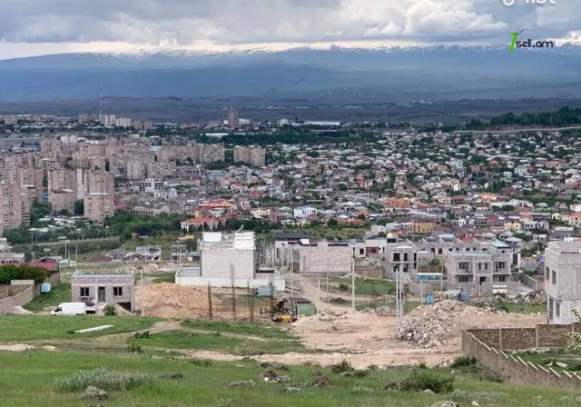 Հողատարածք բնակելի շինությունների համար Ավանում, 4000 ք.մ.