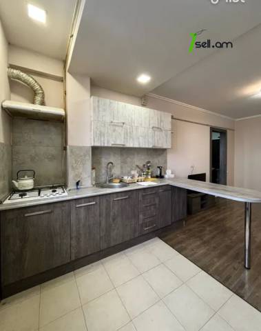 2 սենյականոց բնակարան, Marshal Baghramyan Ave, 45 ք.մ., նախավերջին հարկ, կապիտալ վերանորոգված