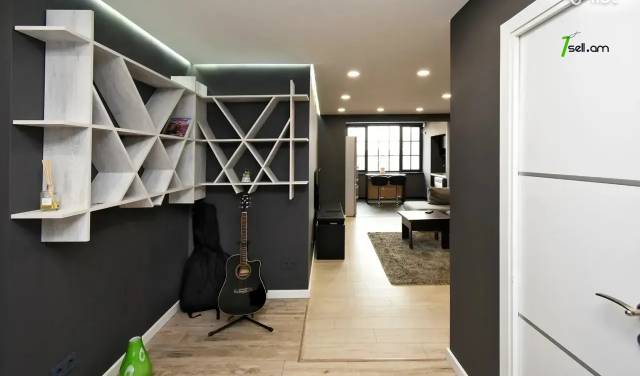 3 սենյականոց բնակարան Սարյան փողոցում, 77 ք.մ., դիզայներական ոճով վերանորոգված, քարե շենք