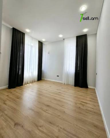 Երեք հարկանի քարե տուն, Դուրյան թաղամաս Ավանում, 400 քմ, 3+ սանհանգույց, կապիտալ վերանորոգված