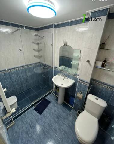 3 սենյականոց բնակարան Մեսրոպ Մաշտոցի պողոտայում, 100 քմ, 6/9 հարկ, 2 սանհանգույց, բարձր առաստաղներ