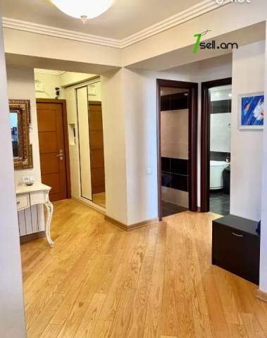 2 սենյականոց բնակարան Չարենցի փողոցում, 78 ք.մ., նախավերջին հարկ, կապիտալ վերանորոգված