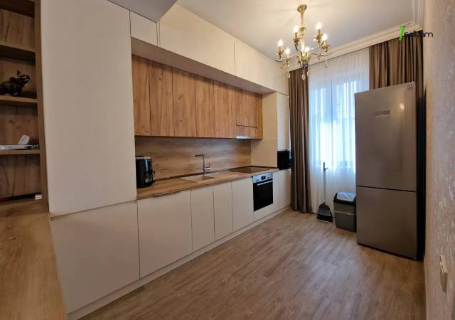 Երկու հարկանի թաունհաուզ, Գ-1 թաղամաս Աջափնյակում, 400 ք.մ., 2 սանհանգույց, կապիտալ վերանորոգված