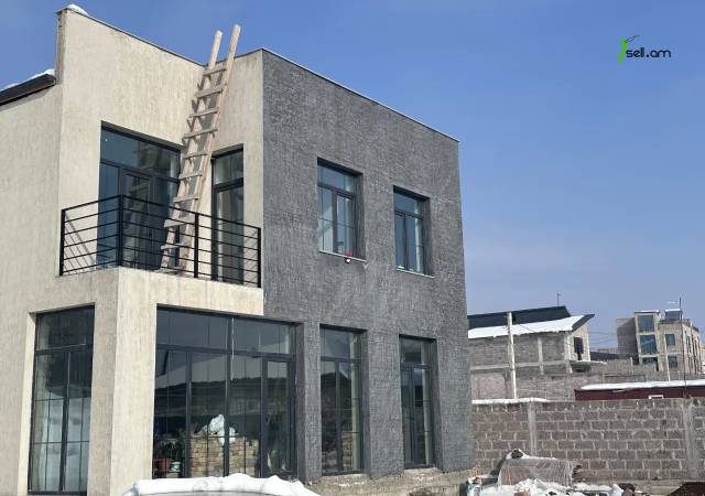 Երկու հարկանի տուն Մինսկի փողոցում Նոր Նորքում, 220 ք.մ., 2 սանհանգույց, մասնակի վերանորոգում
