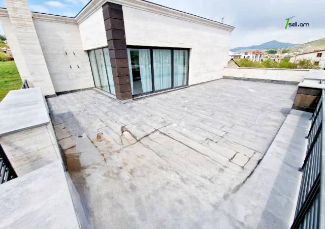 Չորս հարկանի տուն Առինջի 21-րդ փողոցում Առինջում, 950 քմ, 3+ սանհանգույց