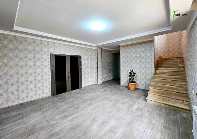 Բազմաֆունկցիոնալ գույք Մելքումովի փողոցում Աջափնյակում, 600 ք.մ.