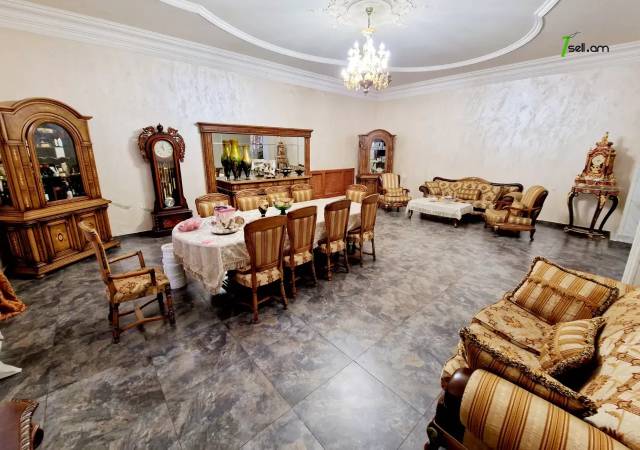 Երկու հարկանի քարե տուն, Դուրյան թաղամաս Ավանում, 2400 ք.մ., 3+ սանհանգույց, մեծ հողամաս