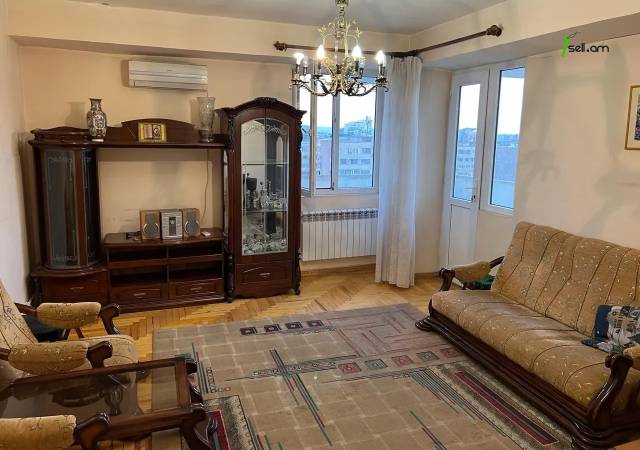 3 սենյականոց բնակարան Ամիրյան փողոցում, 100 ք.մ., 12/16 հարկ, 2 սանհանգույց, կոսմետիկ վերանորոգում