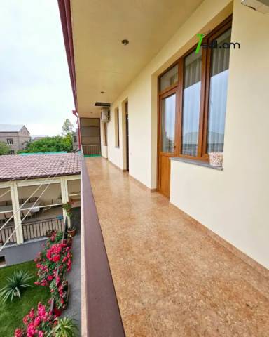 Երեք հարկանի քարե տուն, Նոյ թաղամաս Մալաթիա Սեբաստիայում, 1200 ք.մ., 3+ սանհանգույց