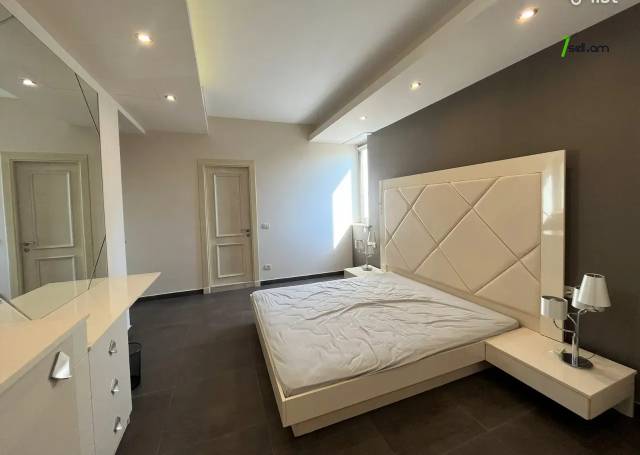 4 սենյականոց բնակարան նորակառույց շենքում Վերին Անտառային փողոցում, 176 ք.մ., 3+ սանհանգույց